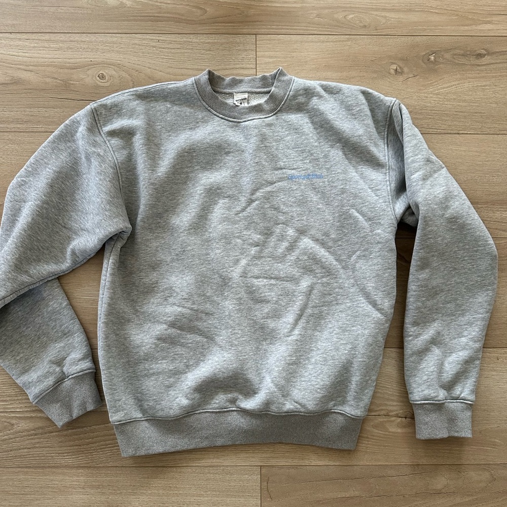 Sporty and Rich crewneck size small